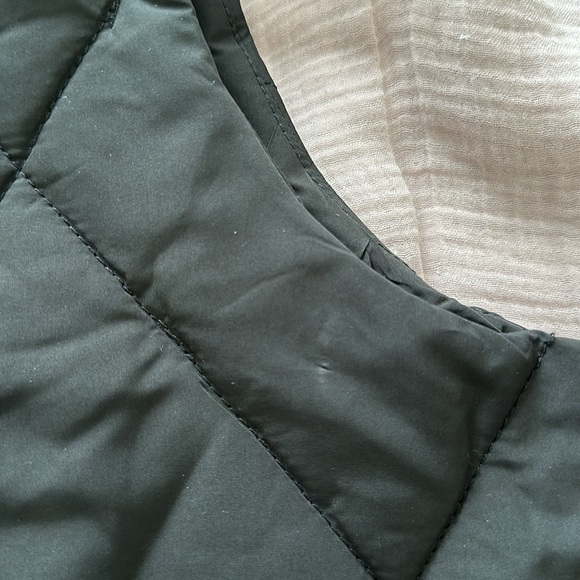 Pink Lily MOUNTAINSIDE MOMENT BLACK QUILTED PUFFER VEST - Picture 10 of 10